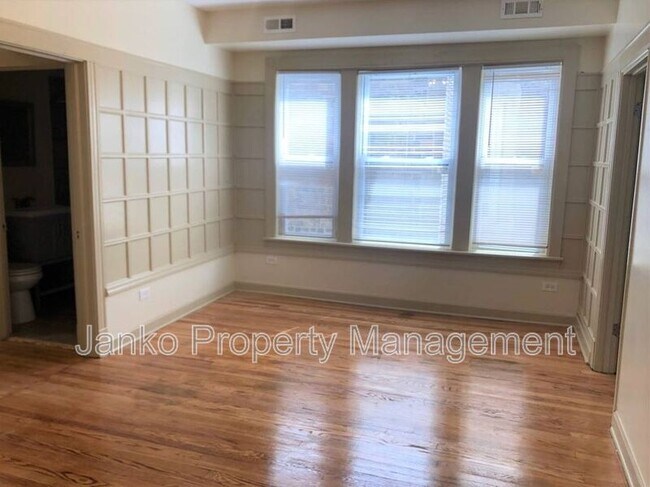 Foto del edificio - 610 E 71st St