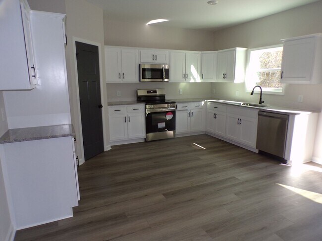 Foto del edificio - 2398 Meadow Lane