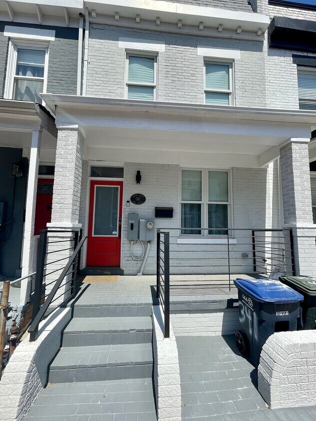 Primary Photo - Beautifully renovated 3 bedroom/2 bath home