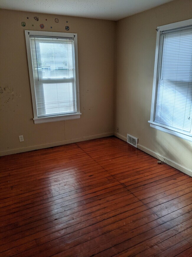 Foto del edificio - 608 N James St