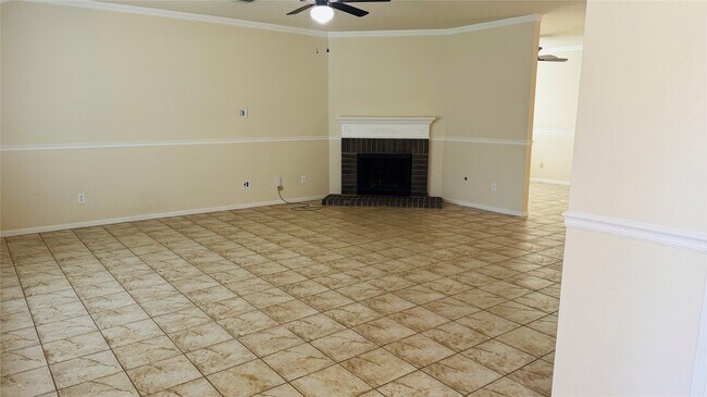 Foto del edificio - 5808 Forest Timbers Dr