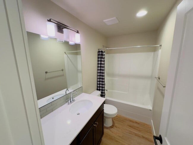 Foto del edificio - 1096 E Fairhaven Ave