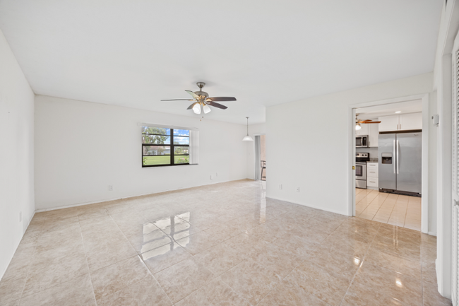 Building Photo - 3615 Boca Ciega Dr