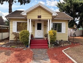 Building Photo - 8711 SE 67th Ave