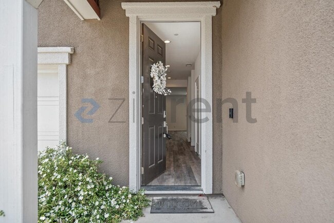 Building Photo - 1280 Hernandez Wy