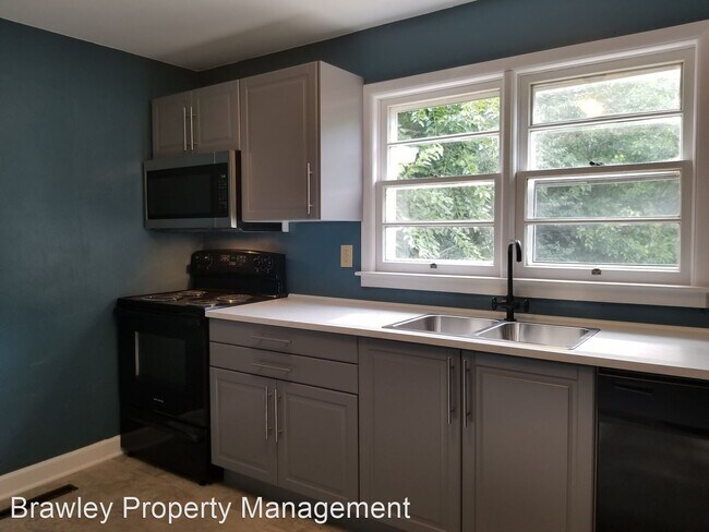 Foto del edificio - 3 br, 2 bath House - 1119 N. Madison St