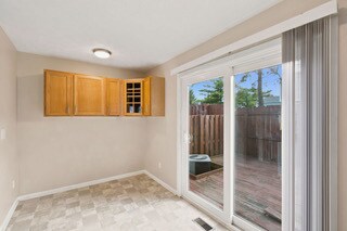 Building Photo - 910 Annagladys Dr