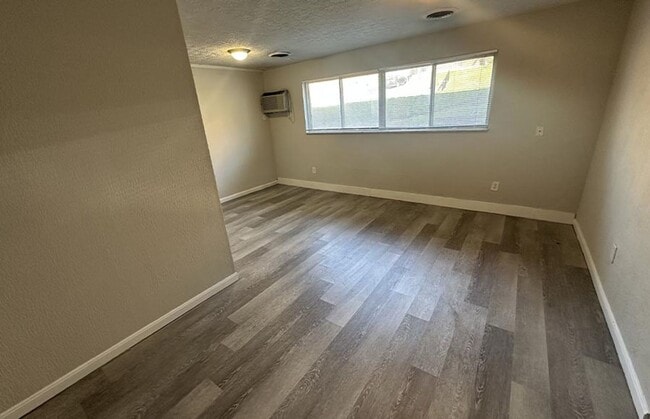 Building Photo - 551 Lowell Ave