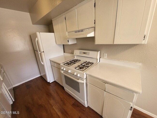 Foto del edificio - 5209 Carousel Dr