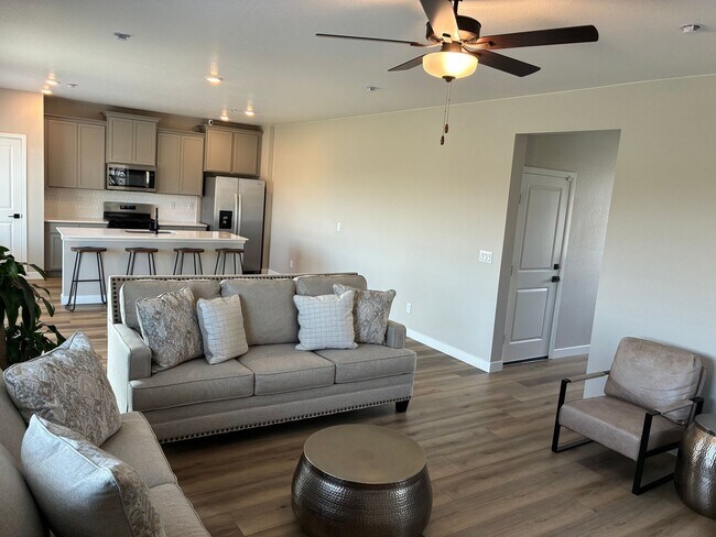 Foto del edificio - Beautiful 3 Bedroom, 2.5 Bathroom New Buil...