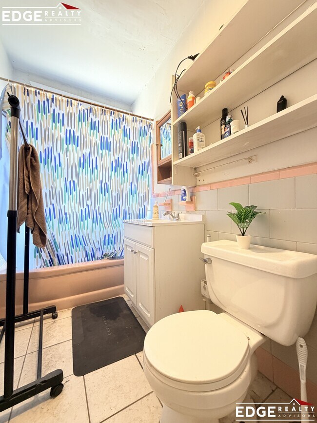 Foto del edificio - 160 Strathmore Rd