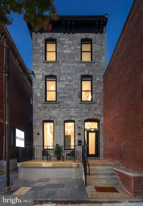 Building Photo - 4003 Chestnut St