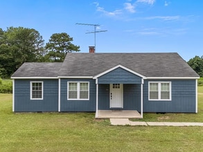 Building Photo - 346 Selah Church Rd