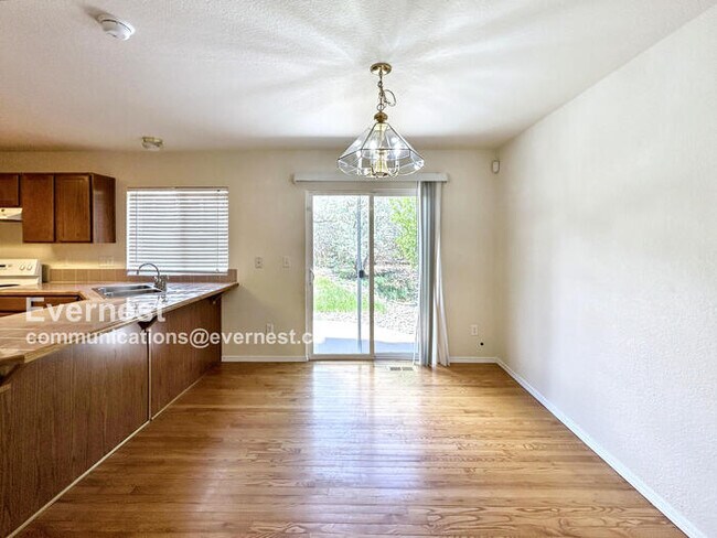Foto del edificio - 7324 Edgebrook Dr