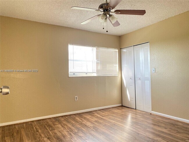 Foto del edificio - 5100 SW 41st St