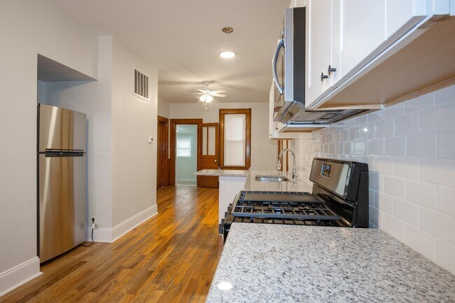 Foto del edificio - 2146 W 22nd Pl
