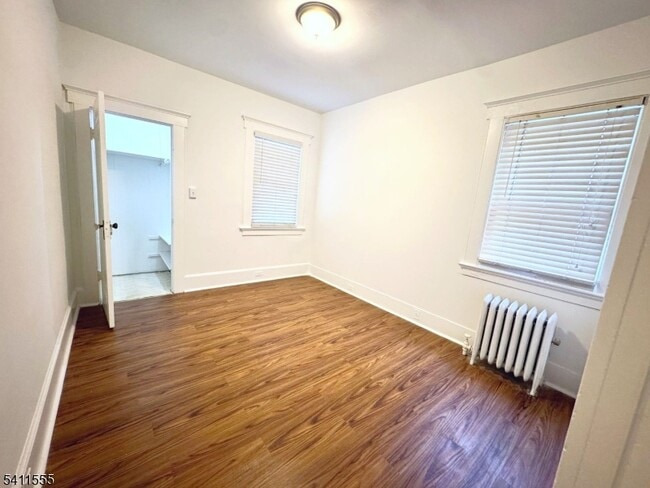 Building Photo - 401 E 39th St