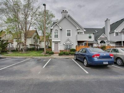 Building Photo - 705 Rapidan River Ct
