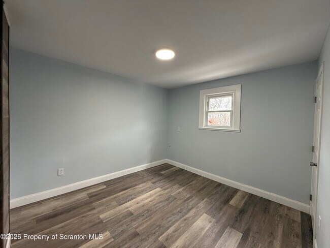 Foto del edificio - 1319 Capouse Ave