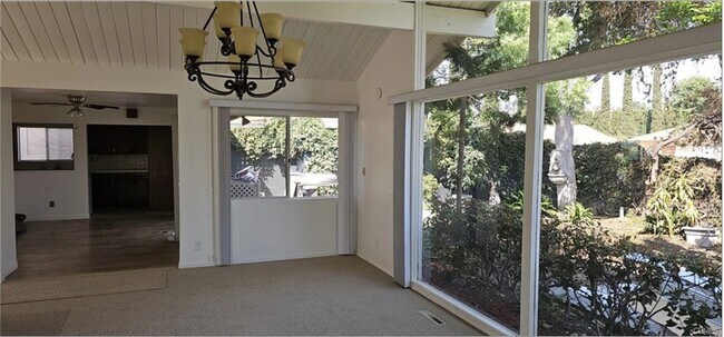 Foto del edificio - 1081 Wass St