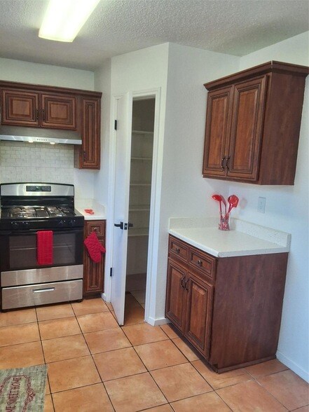 Foto del edificio - 1207 Crupp Ct