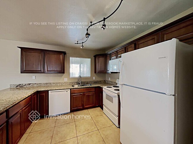Foto del edificio - 3208 W Columbine Dr