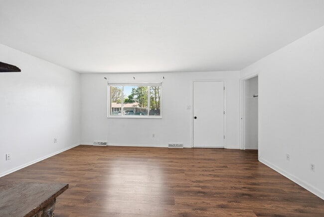 Building Photo - $1,990.95- 3 bed/1 bath Home in Berthoud with a large backyard