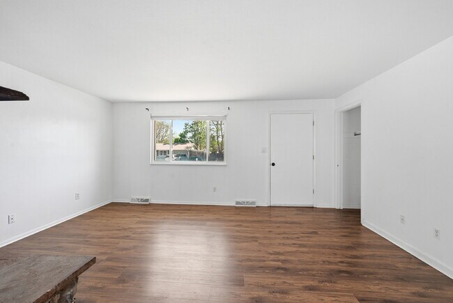 Foto del edificio - $2,140.95 - 3 bed/1 bath Home in Berthoud with a large backyard