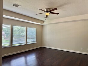 Building Photo - 12426 Shadowpoint Dr