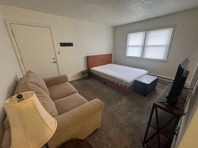 Foto del edificio - 13th Ave Moline Apartments