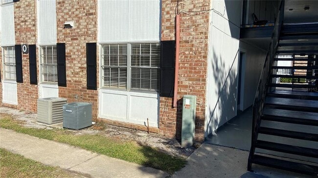 Building Photo - 5317 Curry Ford Rd