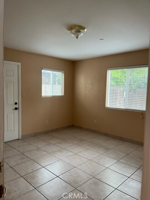 Foto del edificio - 10969 Wells Ave