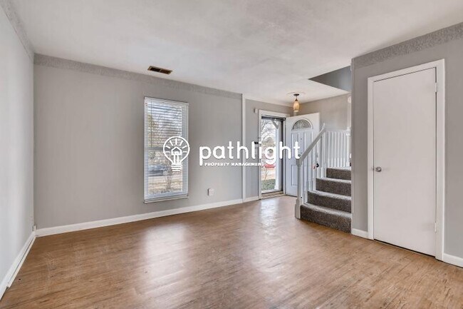 Building Photo - 622 Meadowview Dr