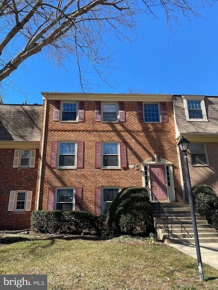 Foto del edificio - 6008 Westchester Park Dr