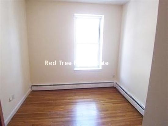 Foto del edificio - 168 N Beacon St