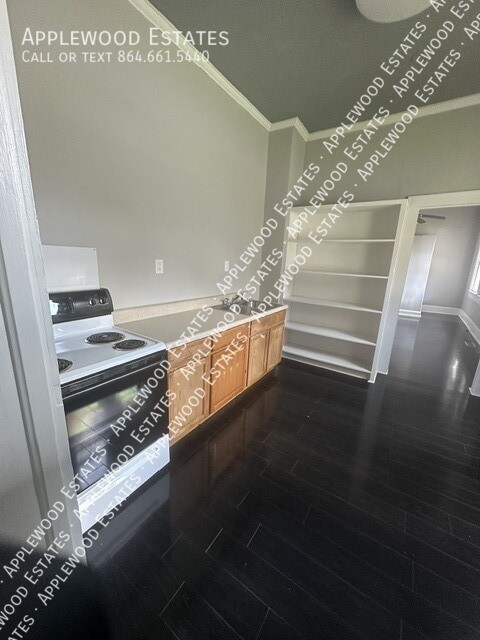 Foto del edificio - 611 Forest St