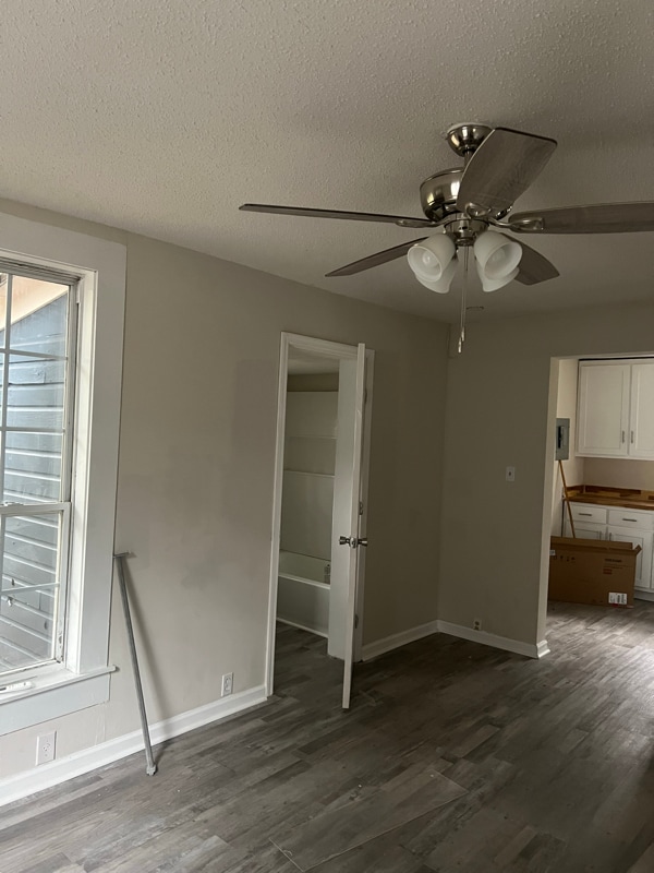 Building Photo - 526 10th Ave