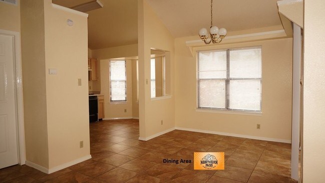 Building Photo - 890 Melville Ln