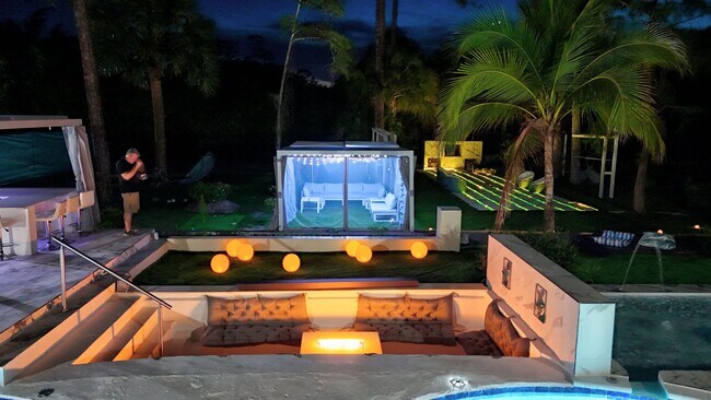 Foto del edificio - 377 Squire Dr