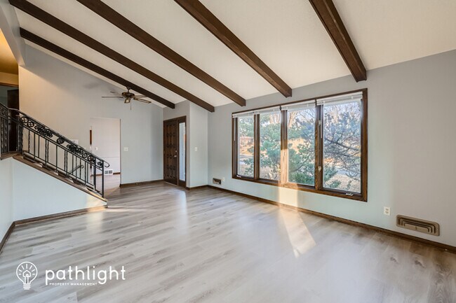 Foto del edificio - 1301 East 131st Street, Burnsville, MN, 55337