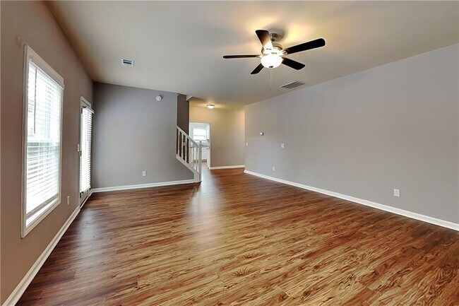 Foto del edificio - 6430 Queensdale Dr