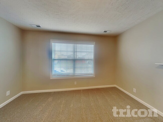 Foto del edificio - 1457 Mutual Dr