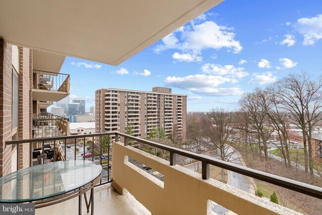 Foto del edificio - 1808 Old Meadow Rd