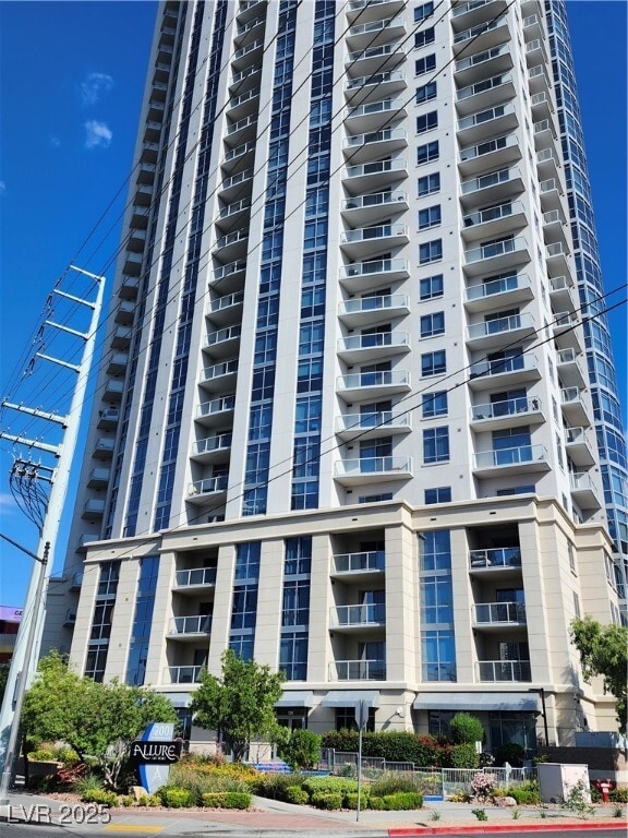 Primary Photo - 200 W Sahara Ave