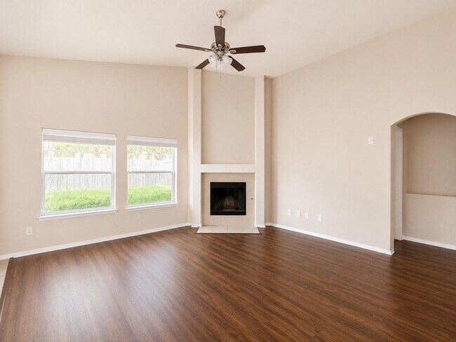 Building Photo - 1406 Millbrook Ln