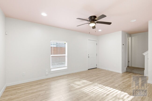 Building Photo - 1308 Southport Dr