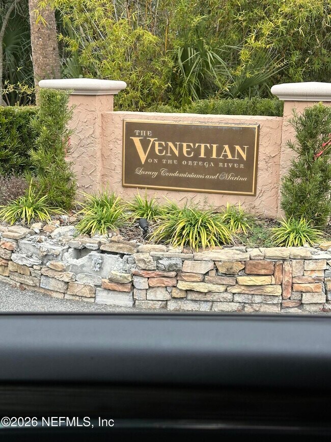 Foto del edificio - 5375 Ortega Farms Blvd