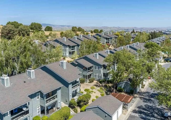 Fabulous Canyon Meadows Condo - Move-In Re... - Fabulous Canyon Meadows Condo - Move-In Re...