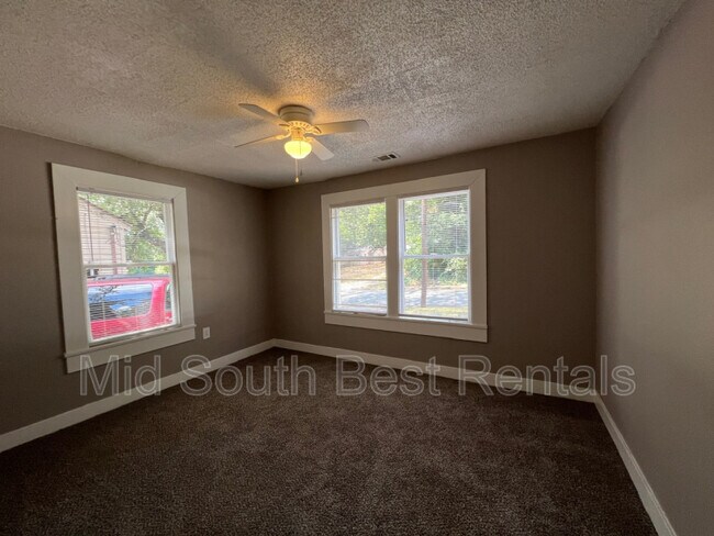 Building Photo - 1225 E Alcy Rd