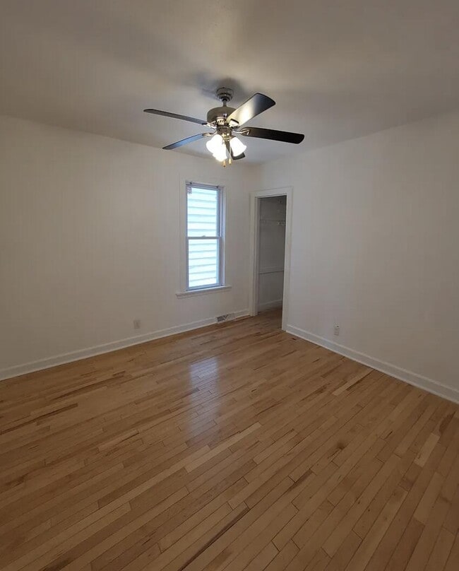 Building Photo - 526 E Burleigh St